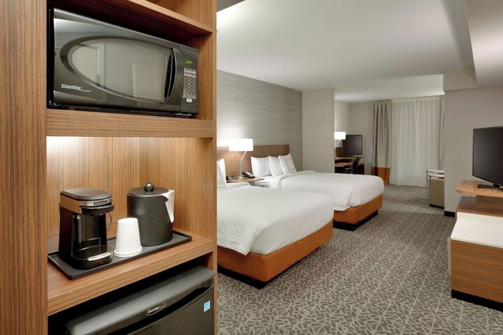 Room 15 of 37