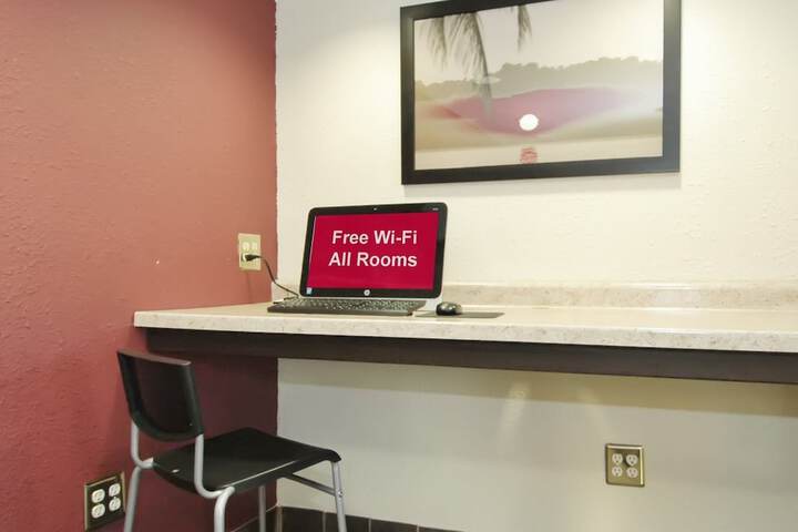 Business Center 26 of 26