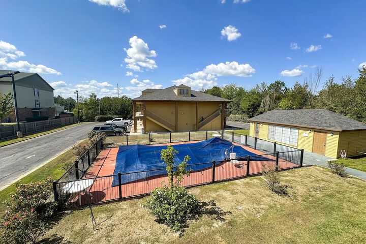 Pool 14 of 70