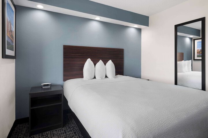 Room 29 of 36