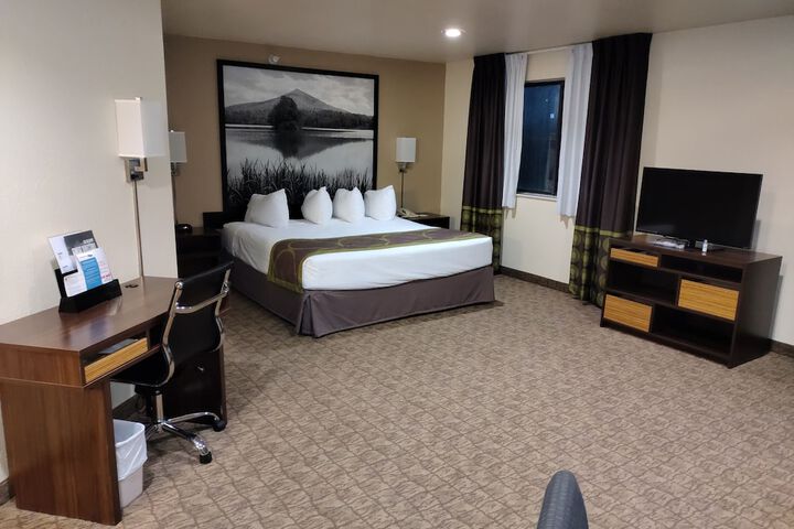 Room 6 of 31