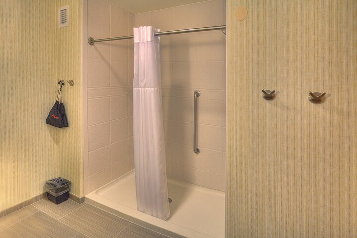 Room 17 of 33