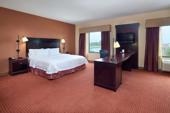 Room 10 of 33