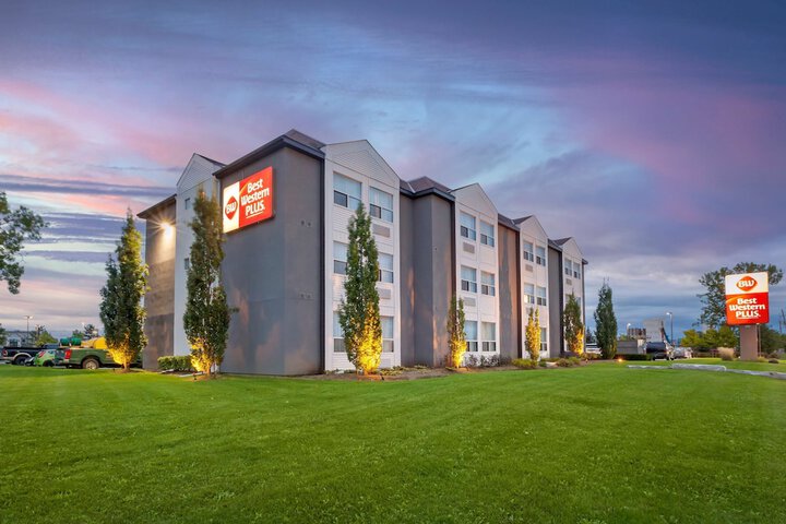 Hotel 2 of 50
