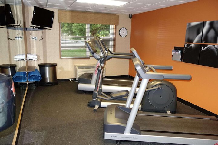 Country Inn & Suites by Radisson Lansing, MI