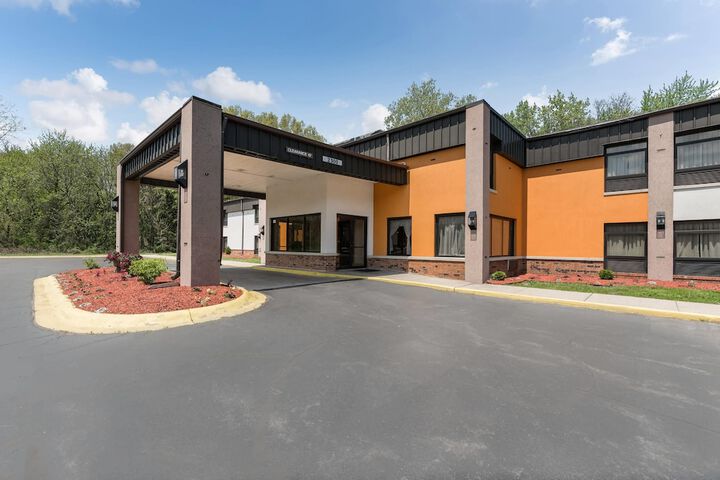 Quality Inn & Suites Portage Central