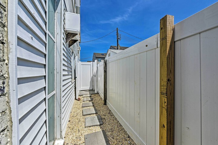 Walk to Beach: Coastal Brigantine Condo w / Patio!