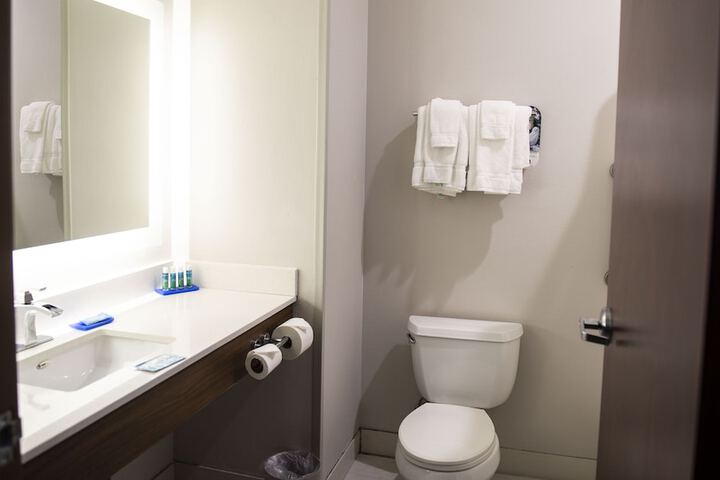Holiday Inn Express & Suites Sedalia by IHG