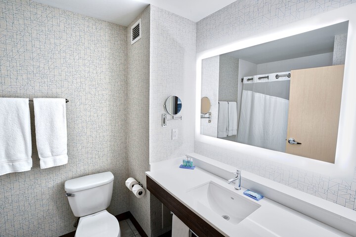 Holiday Inn Express Hotel & Suites Airport Dieppe by IHG