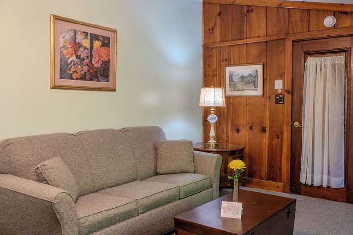 McKinley Edwards Inn