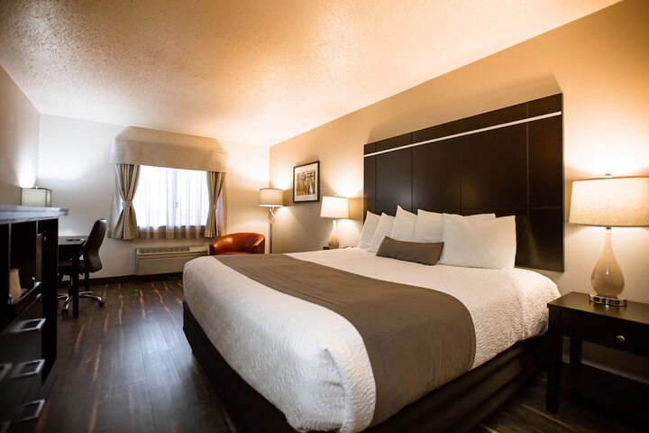 Ten Pin Inn & Suites