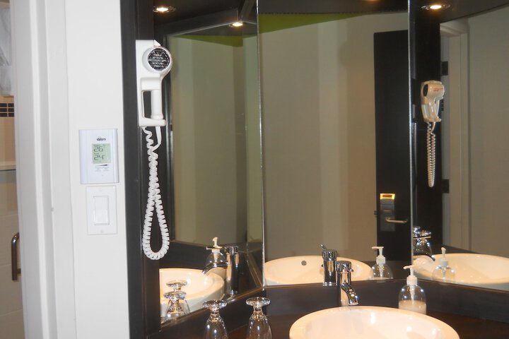 Travelodge by Wyndham Trois-Rivieres