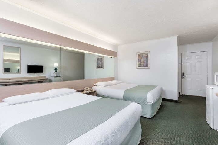 Room 22 of 36