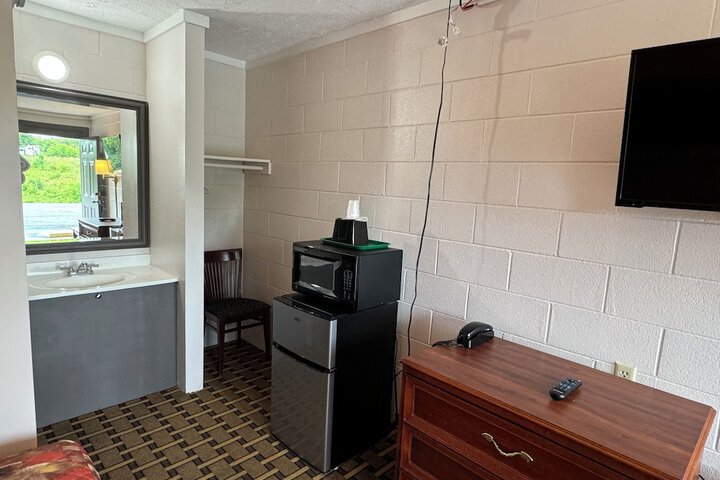Room 13 of 15