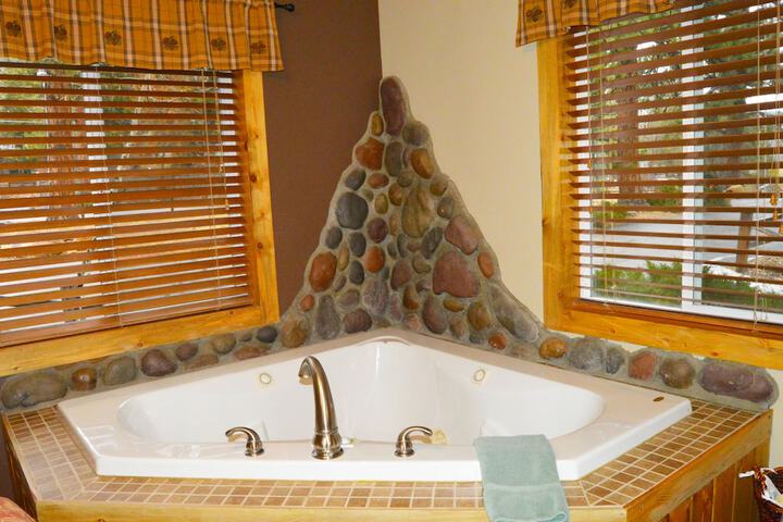 Hot Tub 116 of 137