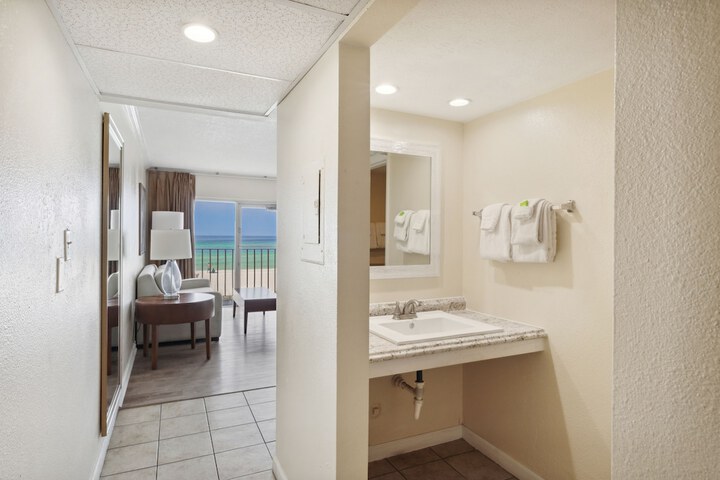 Room 42 of 59