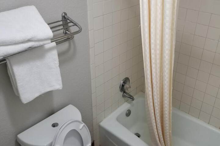 Room 16 of 23