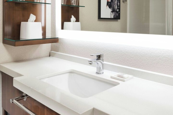Delta Hotels by Marriott Minneapolis Northeast