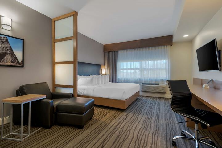 Room 26 of 32