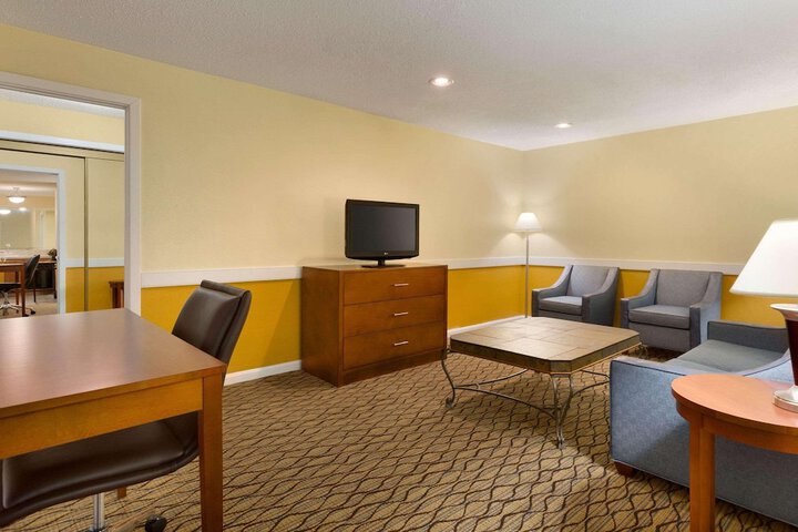 Room 8 of 24