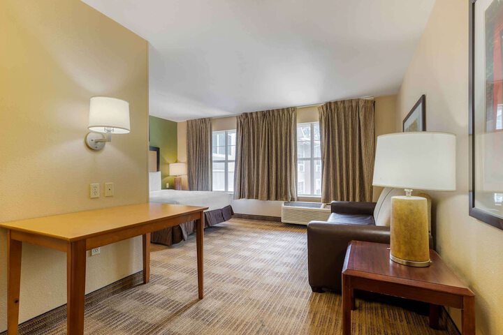 Room 15 of 40