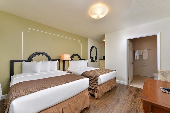 Room 32 of 39