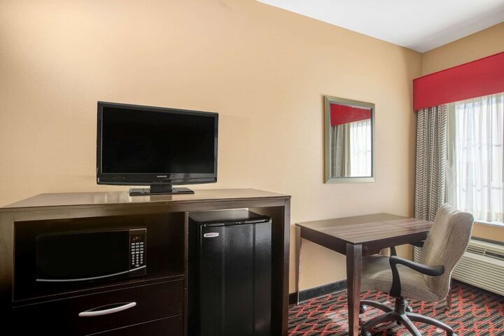 Room 19 of 38
