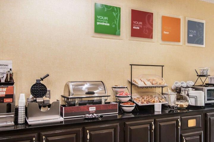 Breakfast/Coffee Service 19 of 22