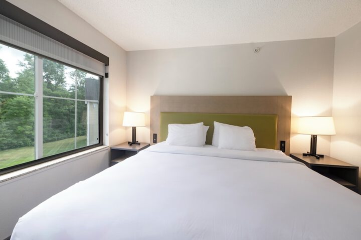 Country Inn & Suites by Radisson Lake George (Queensbury), NY