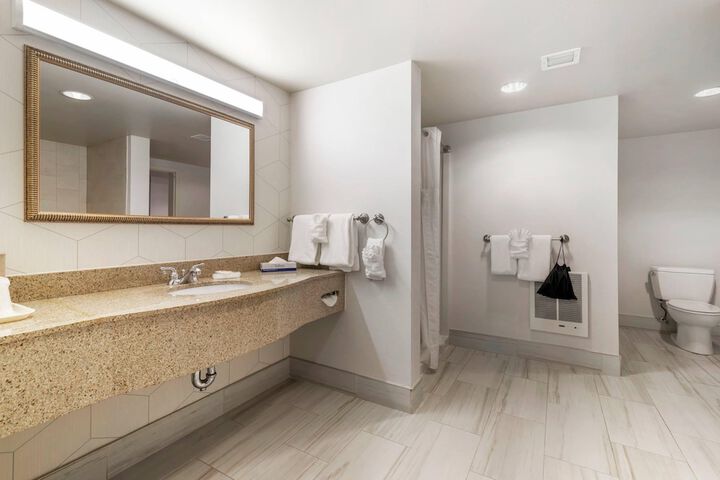 Comfort Inn & Suites Lake George