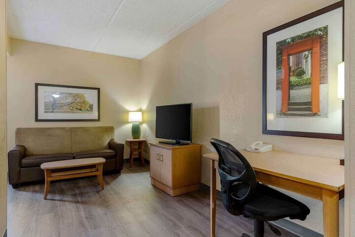 Room 14 of 32