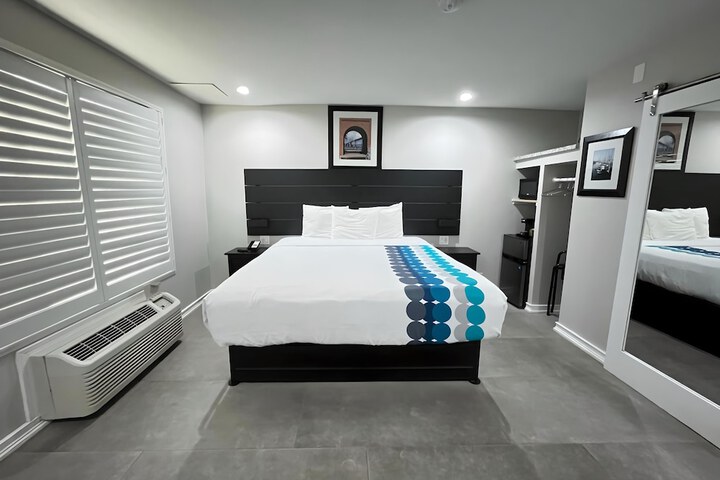 Room 22 of 30