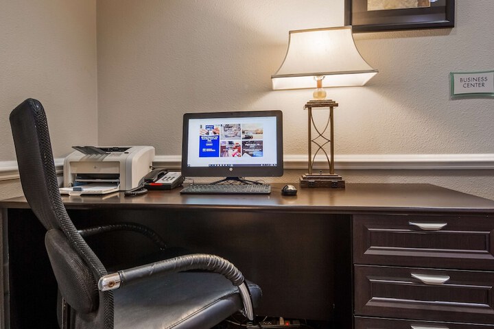 Business Center 20 of 20