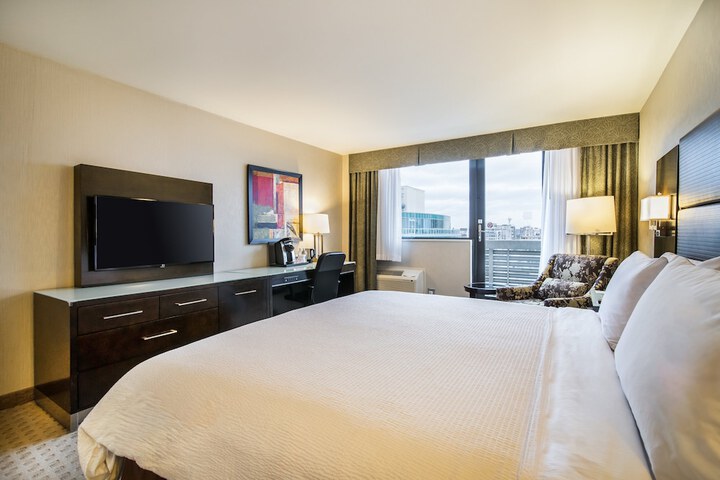 Room 35 of 53