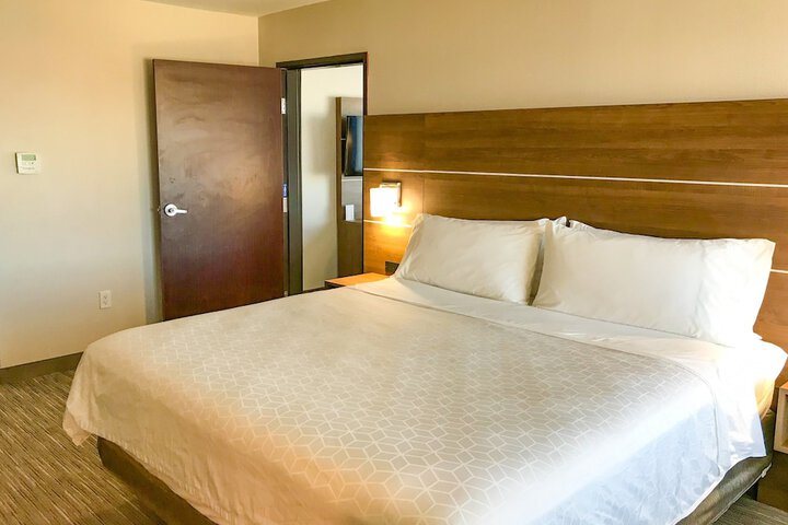 Room 21 of 36