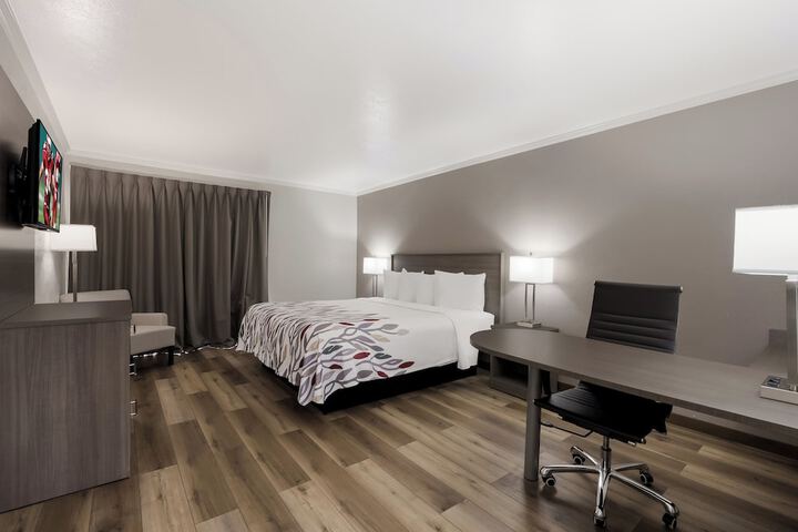 Red Roof Inn Madisonville