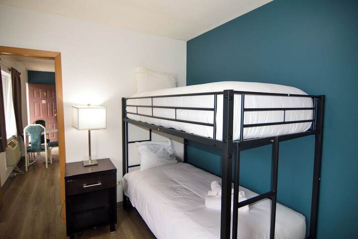 Shoreline Resort