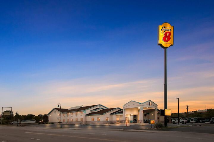 Super 8 by Wyndham Santa Rosa