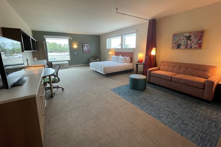 Room 10 of 37