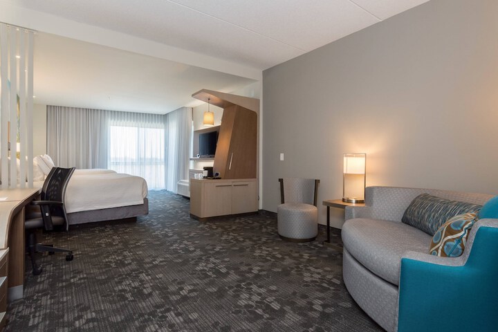 Room 9 of 24