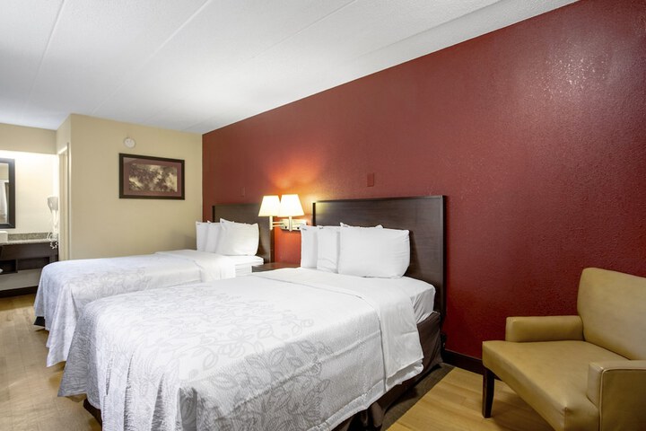 Room 28 of 35