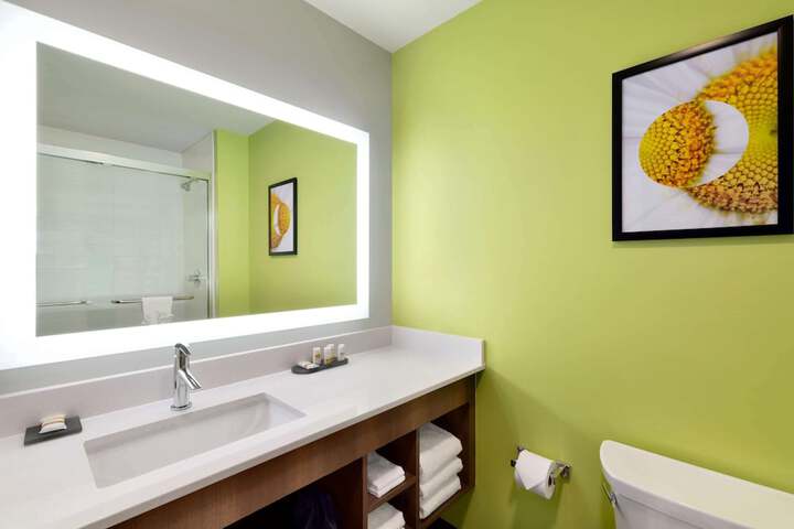 Room 42 of 83