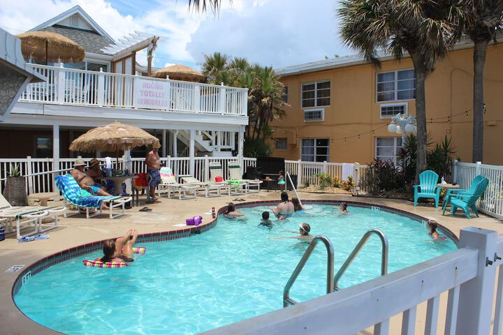Schooner Hotel