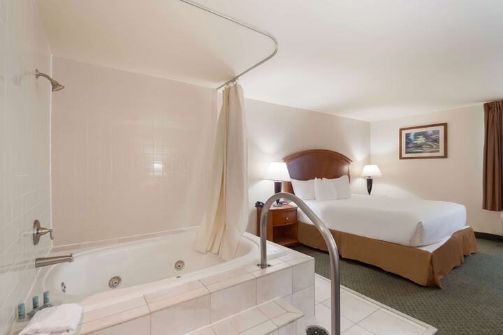 Room 17 of 27