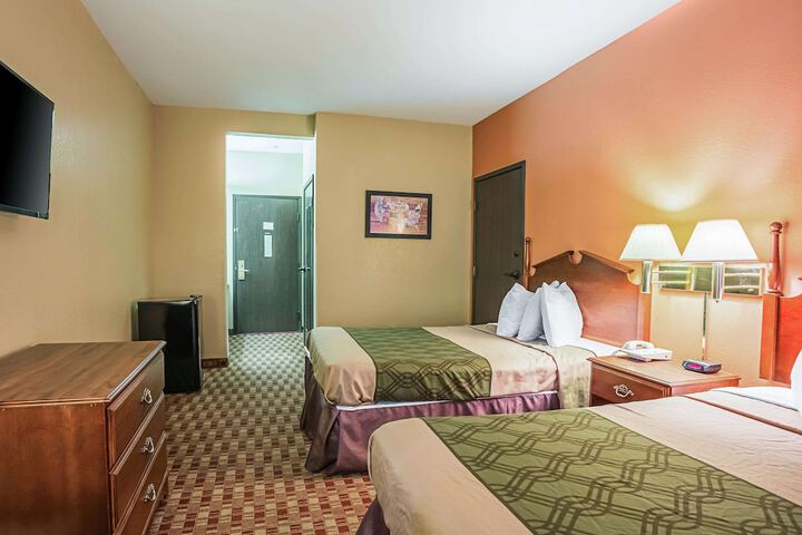 Room 18 of 37