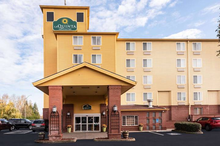 Hotel 2 of 65