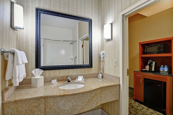 Room 46 of 63
