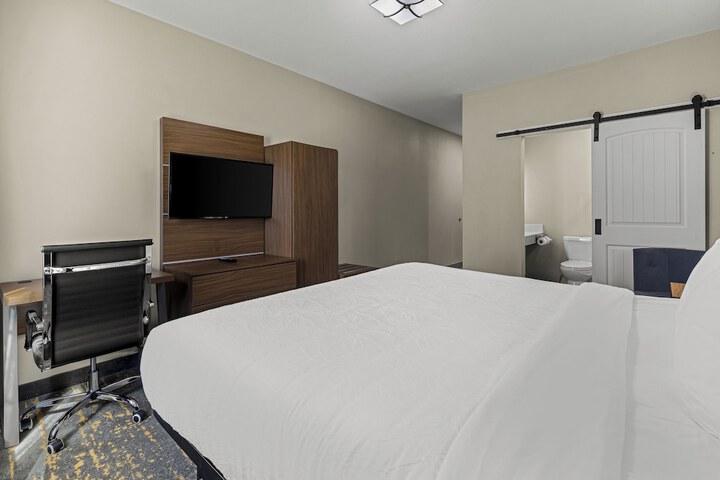 Room 27 of 46