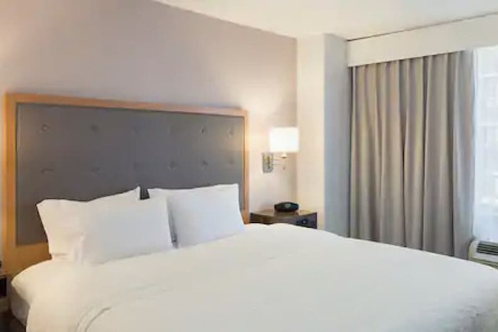 Room 27 of 42