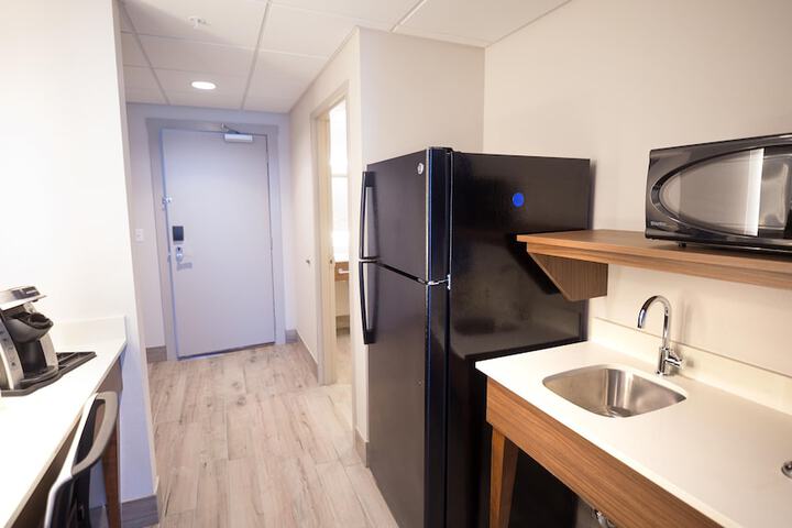 Holiday Inn Express & Suites Panama City Beach - Beachfront by IHG